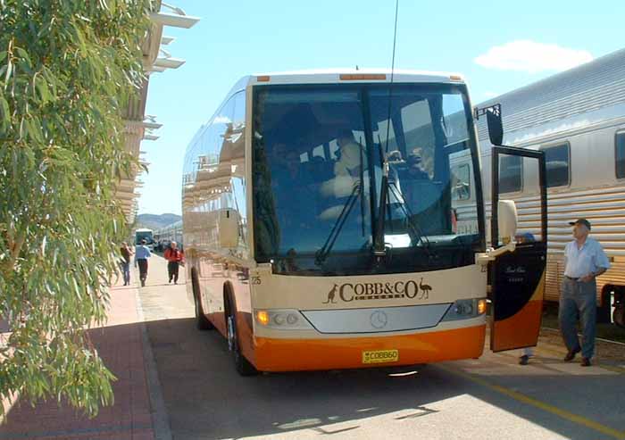 Cobb & Co Mercedes Benz O500RF Autobus 225